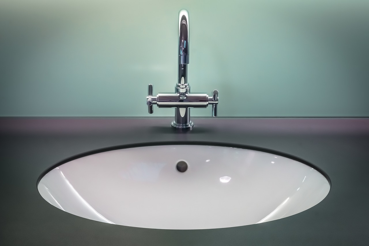 Comment réparer un robinet qui fuit en moins de 30 minutes ? apprenez à réparer un robinet qui fuit facilement grâce à nos conseils pratiques et rapides pour économiser l'eau et éviter les dégâts.