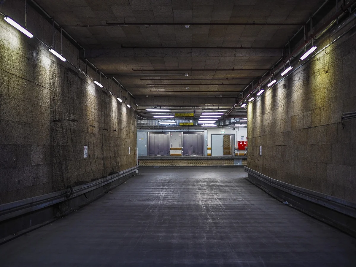 Comment recouvrir un sol de garage en béton ?
